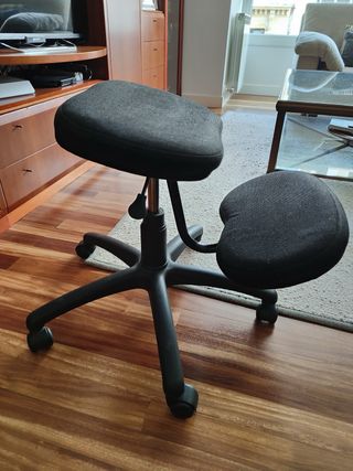 Silla ergonómica negra