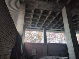 Local Comercial diáfano 168m2 y 5m de altura