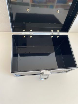 Caja joyero o de almacenaje negra y plateada