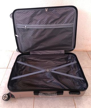 Maletas de viaje color bronce y negro