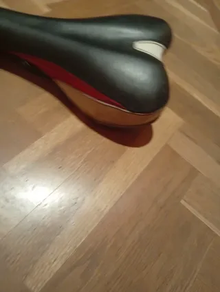 Sillín Bici AFX Negro/Rojo/Blanco