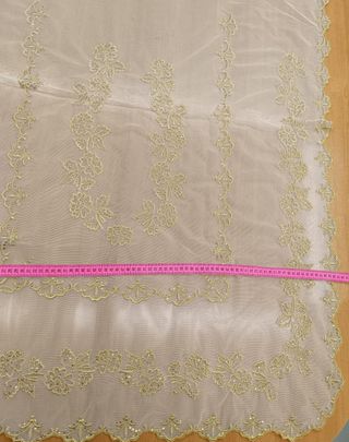 Manteleta tul bord. y lentj. oro 105cm