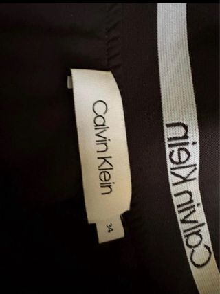 Falda plisada Calvin Klein negra