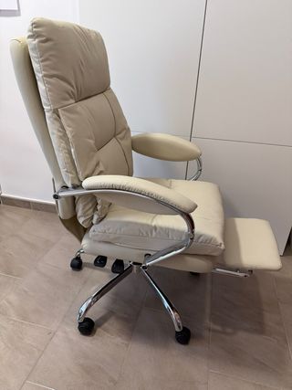 Silla de oficina ejecutiva reclinable beige