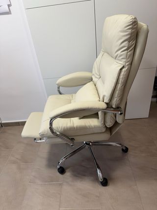 Silla de oficina ejecutiva reclinable beige