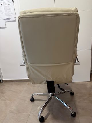 Silla de oficina ejecutiva reclinable beige