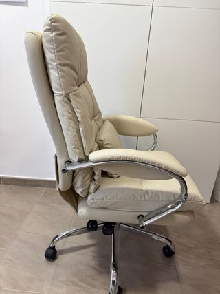 Silla de oficina ejecutiva reclinable beige