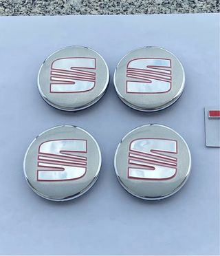 Tapabujes Seat 56mm Plata Rojo