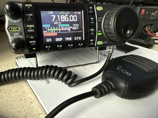 Reservado A JAVIER ICOM IC-7000 HF/VHF/UHF