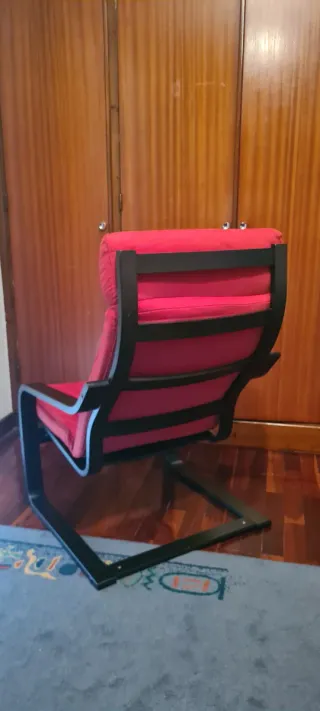 Sillón y reposapies Ikea Poang