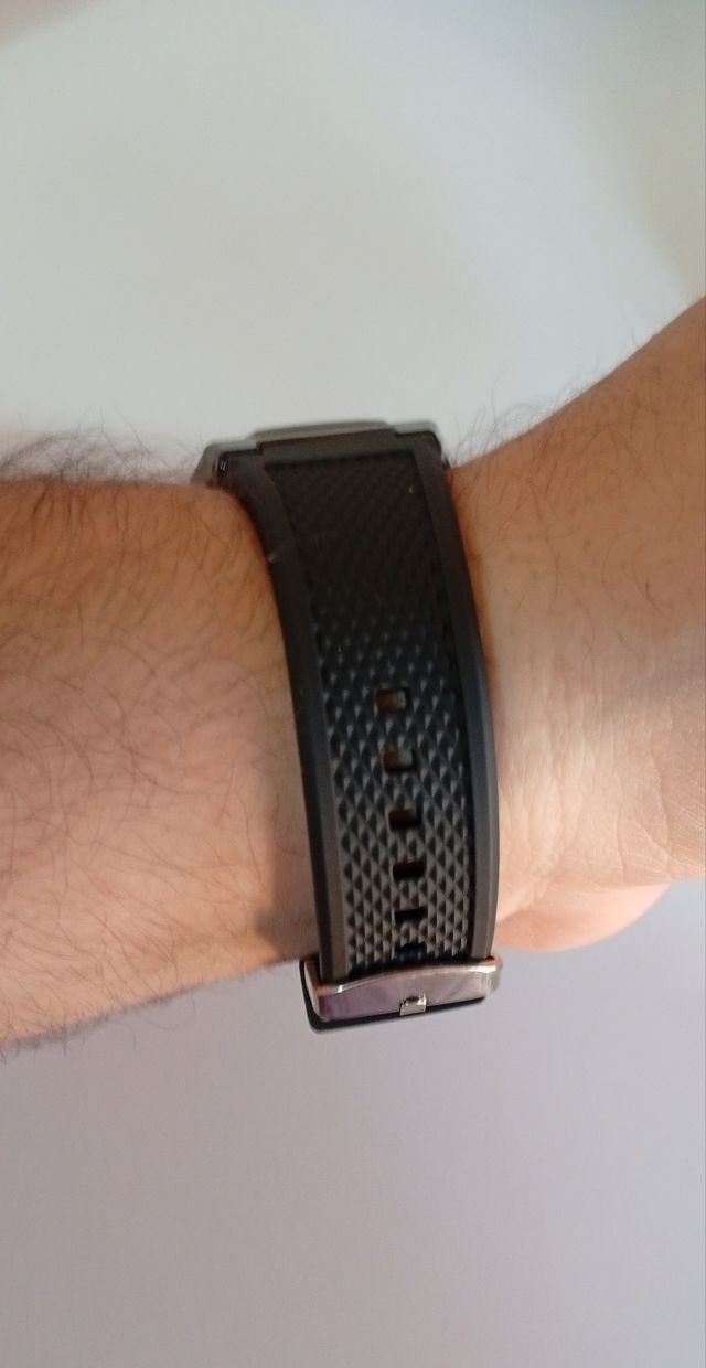 Reloj deportivo negro 43mm