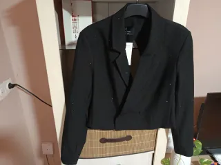 Chaqueta fiesta negra con pedrería