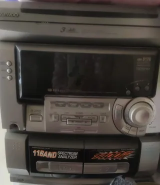 Stereo Daewoo AMI-917R con casse