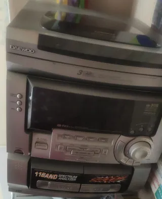 Stereo Daewoo AMI-917R con casse