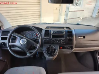 Volkswagen Transporter T5 2004