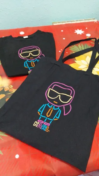 Camiseta Karl Lagerfeld Negra Multicolor