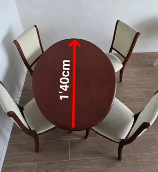 Mesa ovalada de madera (Conjunto mesa y 4 sillas)