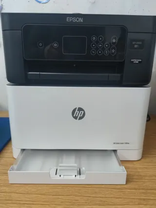 Impresoras Epson XP 3100 y HP Color Laser 150nw
