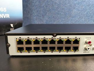 Registrador NVR PoE+ TRENDnet 16 canales 4K