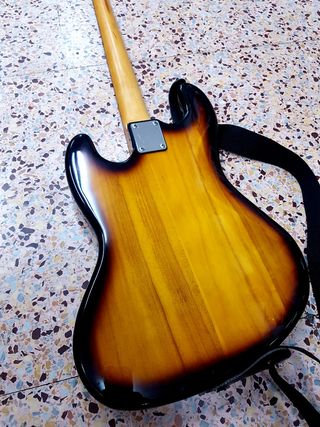 Bajo Eléctrico Sunburst 4 Cuerdas