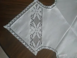 Pañito de panera con encaje