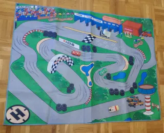 Alfombra infantil circuito de carreras