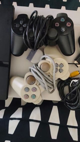 Consola PS2 Negra + Accesorios + 4 Juegos