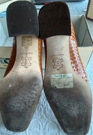 Zapatos de salón en piel color marrón