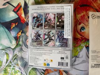 Collezione Premium di Carte del Gioco di Carte Gundam Bandai