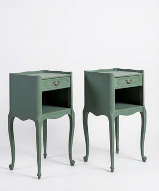 Pareja Mesitas Noche Luis XV Verde