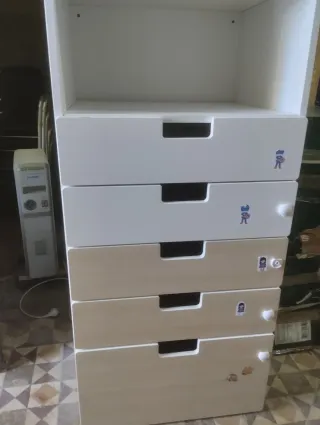 Cómoda de madera infantil