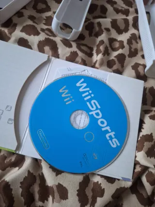 Juego Wii Sports + Accesorios