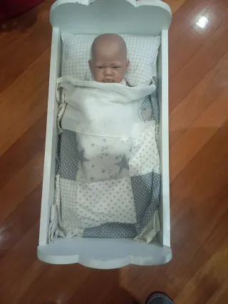 Cuna de bebé blanca