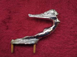 ADORNO DAMA VOLADORA CROMADA