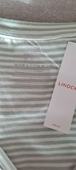 Camiseta Lindex rayas verde y blanco