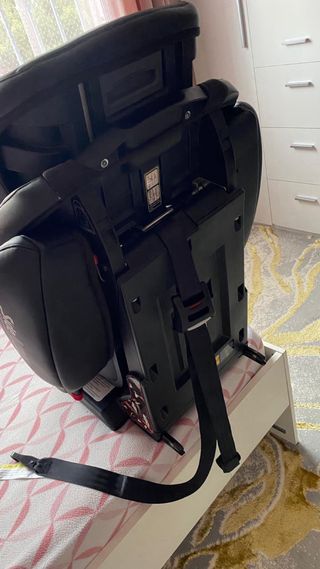 Silla coche niño 1-2 años con sistema Isofix.