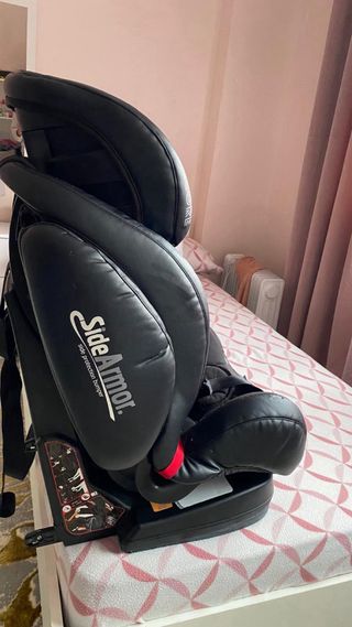 Silla coche niño 1-2 años con sistema Isofix.