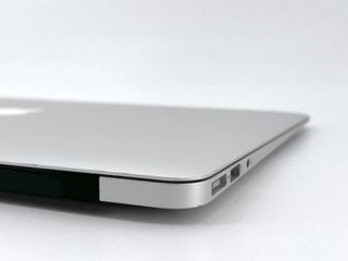 MacBook Air 13" Intel Core i5 1.4GHz de 2 núcleos - 256Gb SSD - RAM 8Gb