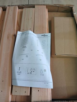 Banco jardín diseño gaviones madera