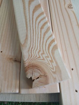 Banco jardín diseño gaviones madera