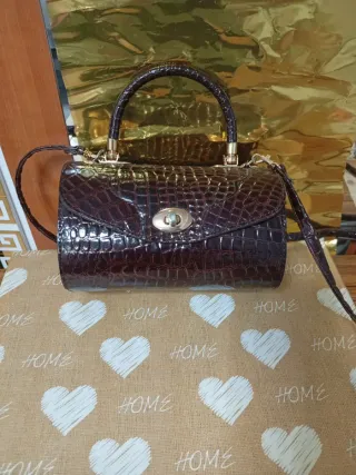 Bolso marrón efecto piel de cocodrilo