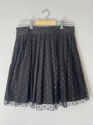 Falda negra tul lunares