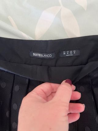 Falda negra tul lunares