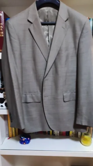 Traje de caballero gris