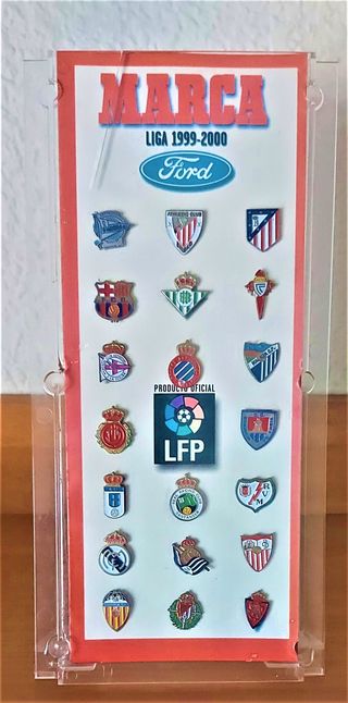 COLECCIÓN DE PINES DE LA LIGA DE FÚTBOL 1999-2000