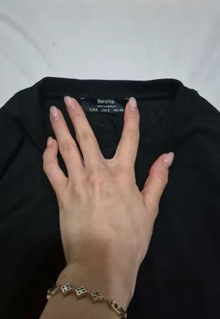 Top Bershka Negro Espalda Cruzada