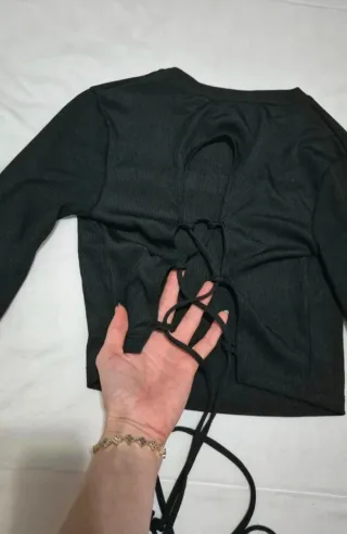 Top Bershka Negro Espalda Cruzada