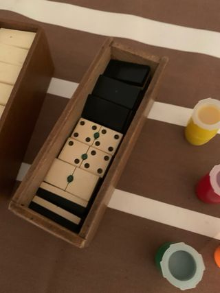 2 juegos de dominó antiguos