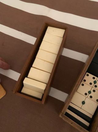 2 juegos de dominó antiguos