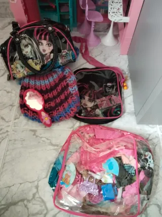 Casita Barbie con muñecas